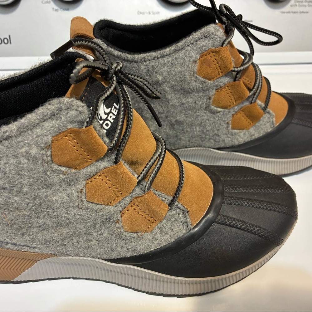 Sorel Tan and Gray Handcrafted Boots